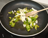 Foto del paso 1 de la receta: Corvina en salsa de pimientos