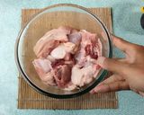 Foto langkah ke 1 dari resep Cara Dasar Membuat Ayam Tepung KFC.