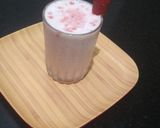 A picture of step 3 of Strawberry Lassi.