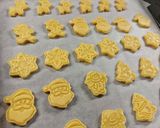 Csokoládé krémmel töltött vajas keksz recept fázis 4 fotója