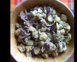 Une image de l'étape 4 de Salade de pommes de terre et oignons au saucisson de Lyon sauce moutarde.