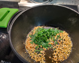Foto del paso 6 de la receta: Arroz con almejas y langostinos al ajillo