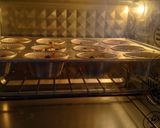 Foto langkah ke 4 dari resep Carrot Raisin Muffin.