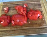 Une image de l'étape 4 de Salade de riz aux tomates, petits pois, haricots de mer et maquereaux.