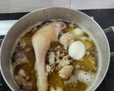 A picture of step 2 of Mi Quang Chicken Drumstick Noodles.
