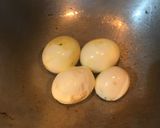 A picture of step 4 of Egg Methi Matar Malai.