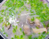 Hình bước làm 4 của món Cháo Hàu Nấu Nấm