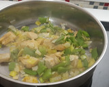 Foto del paso 2 de la receta: Arroz en sartén con verduras y calamar