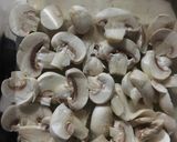 Foto del paso 4 de la receta: Cerdo horneado con champiñones