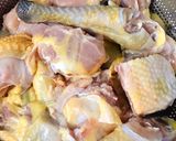 Hình bước làm 3 của món Lẩu Gà lá é