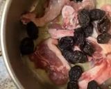 Une image de l'étape 2 de Côtelettes d’agneau 🥩🍋🥜🫘confites aux fruits secs🍯.