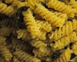 Une image de l'étape 3 de Fusilli avec cotes de bettes et chapelure.