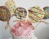 Foto del paso 6 de la receta Piruletas de chocolate para hacer con niños