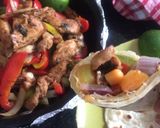 Foto langkah ke 9 dari resep Chicken Fajitas ft Tortilla.