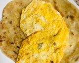 A picture of step 3 of Ande wala shami kabab roll paratha.