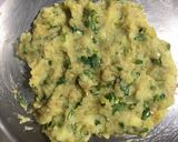 A picture of step 1 of Coriander flavoured Potato Sandwich.