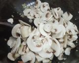A picture of step 3 of Quick and healthy mushroom soup.