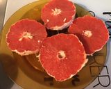 Une image de l'étape 5 de Salade d'ananas et pomelos rouges à la vanille.