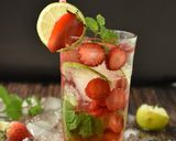 Foto langkah ke 5 dari resep Strawberry Mojito.