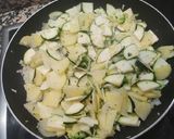 Foto del paso 4 de la receta: Mini tortilla de patata con calabacín y brócoli 🥒 🥔 🥦. 🧅🧄