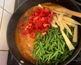 A picture of step 2 of Chilli Prawn and Pineapple.