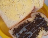 Foto langkah ke 2 dari resep Roti Bakar Meses Coklat.