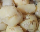 आलू टमाटर की सब्जी(ALOO TAMATAR K SABZI RECIE IN HINDI) रेसिपी चरण 1 फोटो