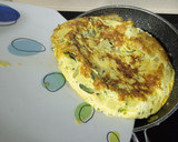 Foto del paso 9 de la receta: Tortilla de patatas y calabacín