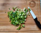 Une image de l'étape 1 de Wok poulet sauté aux légumes sauce soja.