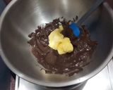 Foto langkah ke 1 dari resep Brownies Fudgy & Shiny Crust | tanpa mixer hanya 2 telur.