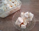 Foto del paso 2 de la receta: Helado de crema, toffee y merenguitos