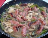 Foto del paso 5 de la receta: Salchichas de pollo con champiñones y pimientos verdes
