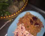 A picture of step 1 of Fried spaghetti with betruis coleslaw.