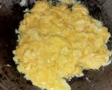 Foto langkah ke 3 dari resep Telur Saus Tiram.