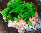 รูปขั้นตอนการทำที่ 2 ของ กะเพราไก่สับสูตรคุณแม่