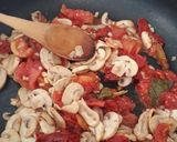 Foto del paso 3 de la receta: Pechuga de pollo con salsa de champiñones y tomates