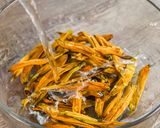 【老菜脯金針排骨湯】處暑節氣燉湯，忘憂安神又溫補的食譜步驟1照片