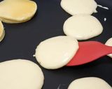 Foto langkah ke 4 dari resep Mini Pancake.