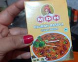 A picture of step 3 of Rajma Masala and Jeera Rice.