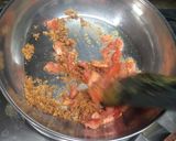 A picture of step 2 of Spicy mini prawns gravy.