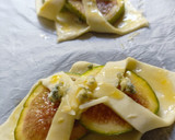 Foto del paso 4 de la receta: 🌿Hojaldres de higos, queso azul e hilo de miel 🌿