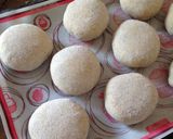 A picture of step 7 of Bakery-style Holiday Dinner Rolls (Weizenmisch Brötchen).