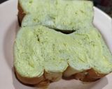 Foto langkah ke 5 dari resep Roti Bakar Isi Vla Matcha.