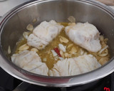 Foto del paso 3 de la receta: Bacalao al pil pil
