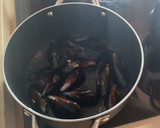 Foto del paso 1 de la receta: Mejillones en salsa picante | Receta exprés