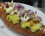 Foto del paso 10 de la receta: Plátano maduro relleno de pollo, chicharrón de cerdo y salsa verde🥯🍖🥑🌮🌯🍗