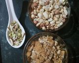 A picture of step 2 of Peanuts chikki.