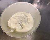 Une image de l'étape 1 de Sauce au fromage blanc, épices et parmesan.