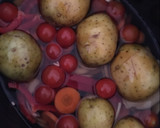 Foto del paso 2 de la receta: Batch cooking en olla de cocción lenta con pollo, patatas, verduras y caldo (base de varios tuppers)