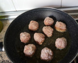 Foto del paso 2 de la receta: Albóndigas en salsa de puerros y zanahoria